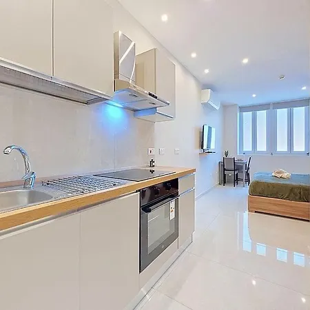 Well-located Near Beaches & Promenade